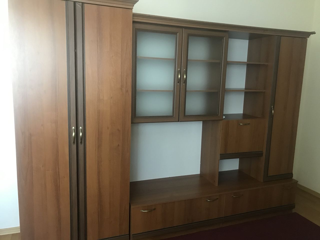 Дава се под наем Тристаен апартамент в Варна, Червен площад - 115 кв.м за 816 € - Снимка #13
