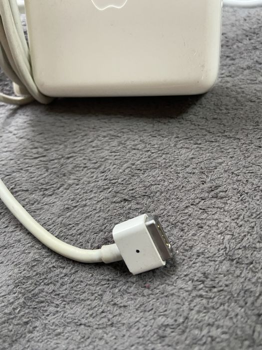 Зарядно Apple MagSafe 85w