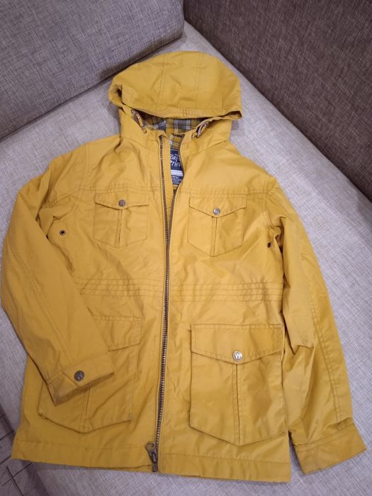 Куртка осенняя для мальчика с утепленной подкладкой.