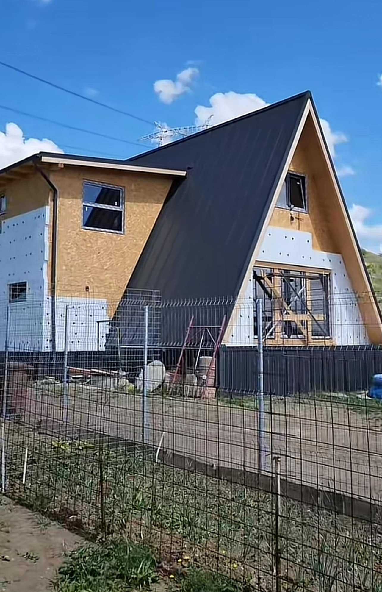 Case si Cabane A-Frame din structura de lemn de vanzare la comanda