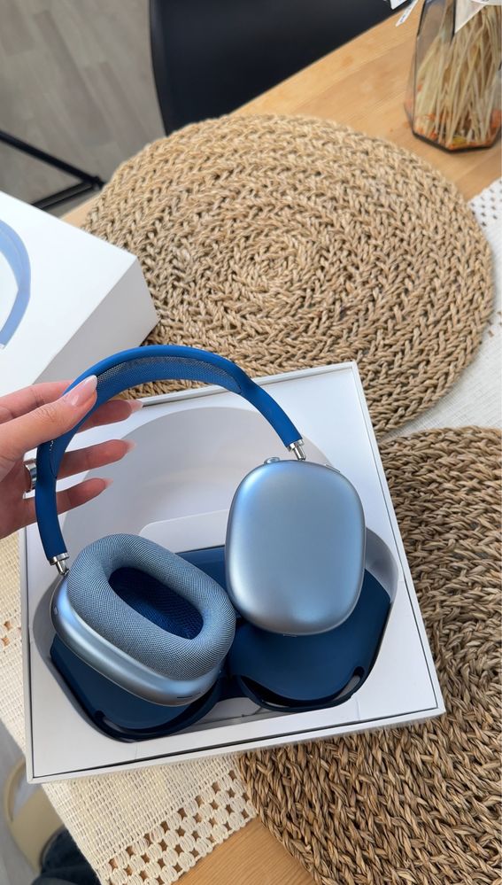 AirPods Max синий