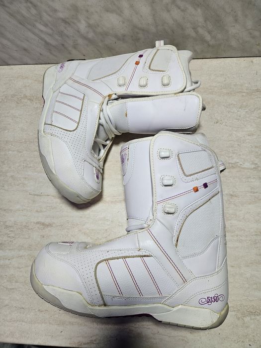 Boots 115 buti placa snowboard   5150 mărimea 39  (25   cm) .