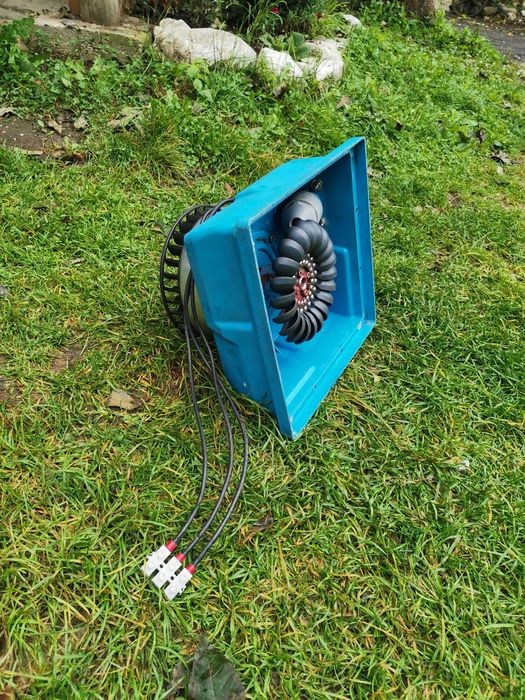 Hidrogenerator cu magneti