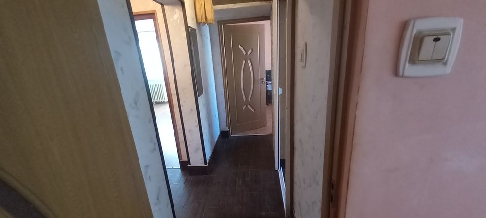 Apartament decomandat 3 camere zona Vest