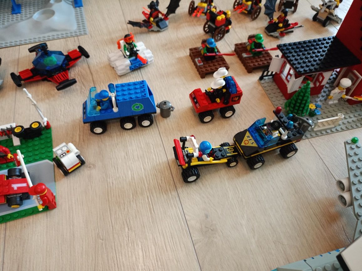 Продавам Лего lego classic space tawn city train