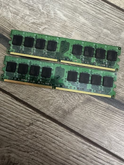 2 × Apacer 2 GB DDR2-800 (PC2-6400) CL5 — рабочие, LGA775