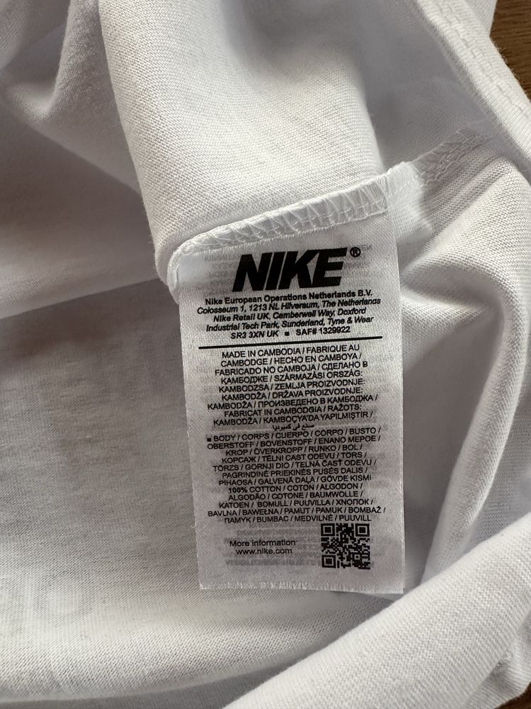 Мъжка,памучна,бяла тениска Nike SWOOSH
