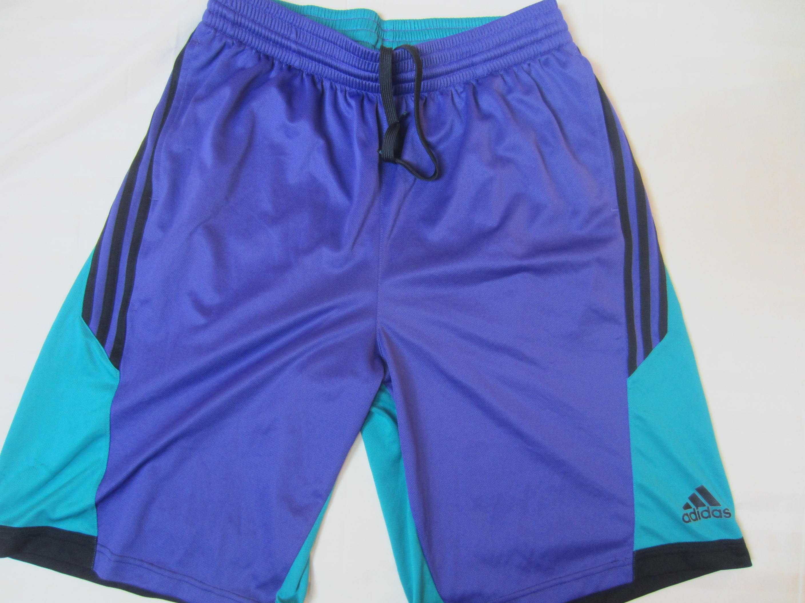 Sort Adidas, masura XL, Climalite, 2 buzunare laterale,ca nou