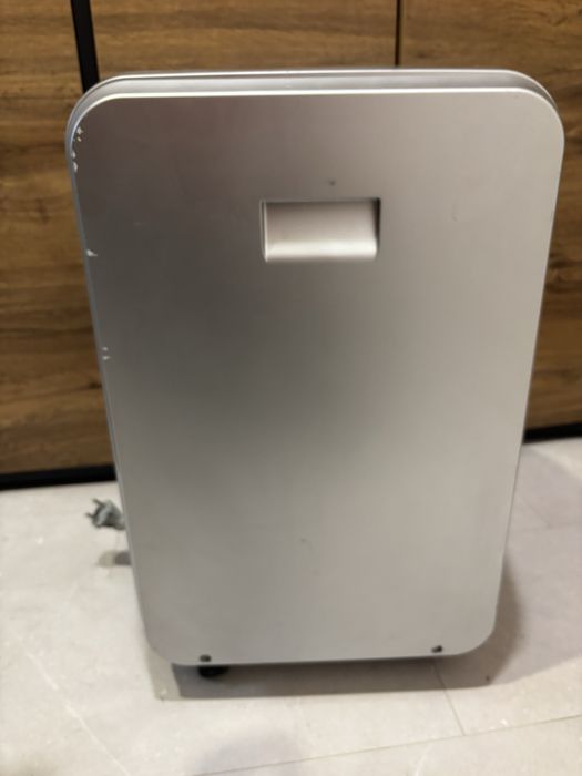 Мощен влагоабсорбатор компресорен 20л/ден