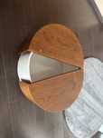 Măsuță cafea rotundă Ø70 cm, spațiu depozitare, lemn nuc