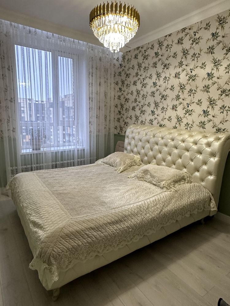 Продам кровать, ШКАФ И КОМОД В ПОДАРОК