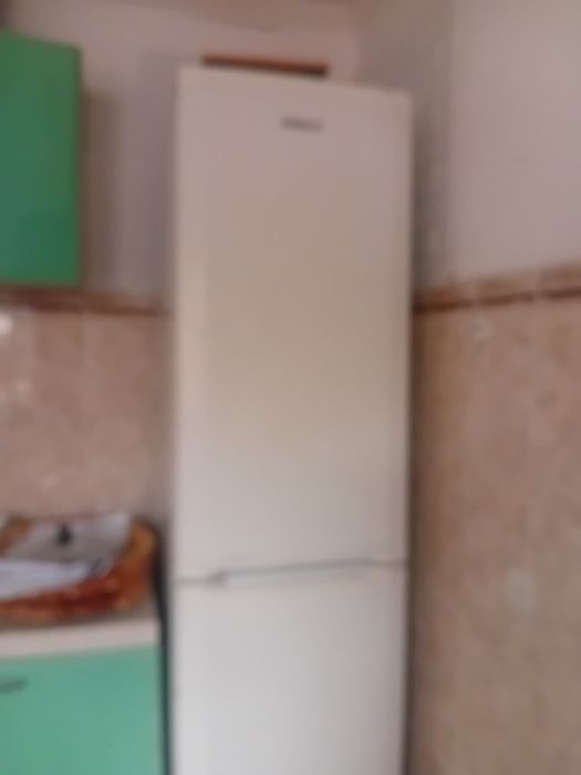 Холодильник и морозильн продам на запчасти