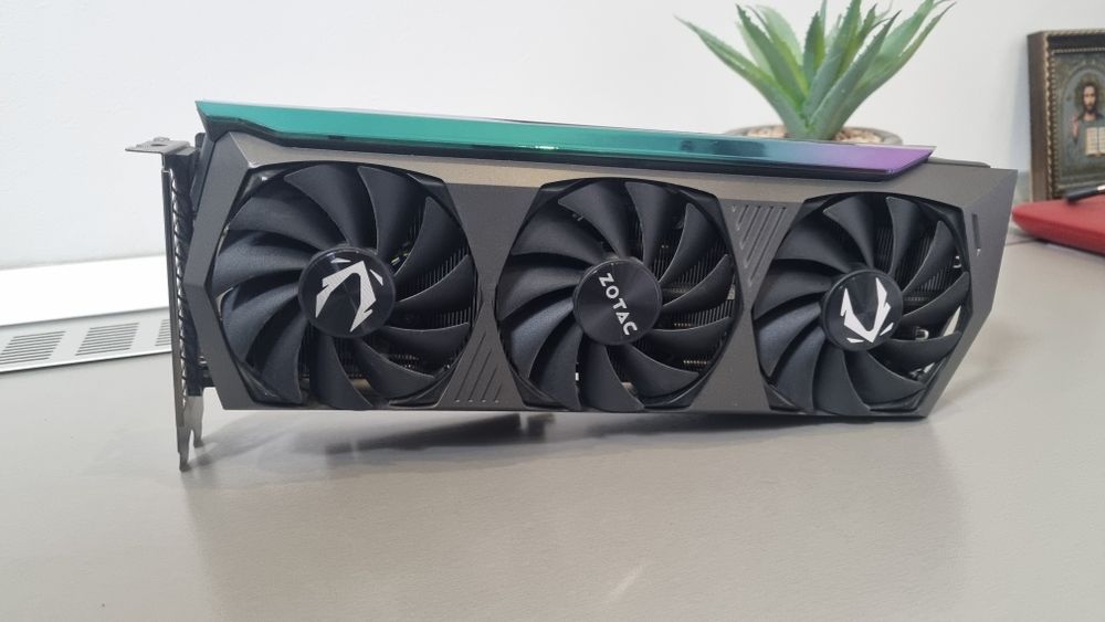 Vand RTX 3080 Zotac AMP Holo 10GB