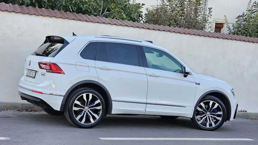 VW Tiguan R-LINE 2.0TDI 190cp 4x4 DSG Matrix HUD Pano Cam360gr FULLL