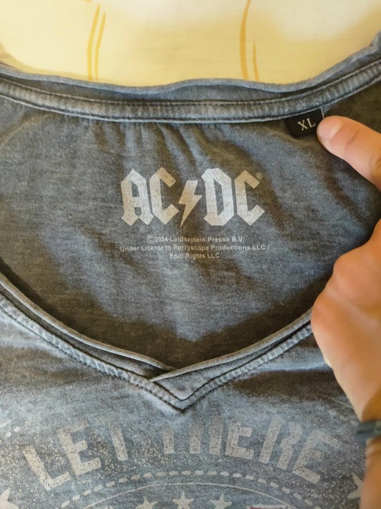 Дамска рокаджийска тениска AC DC