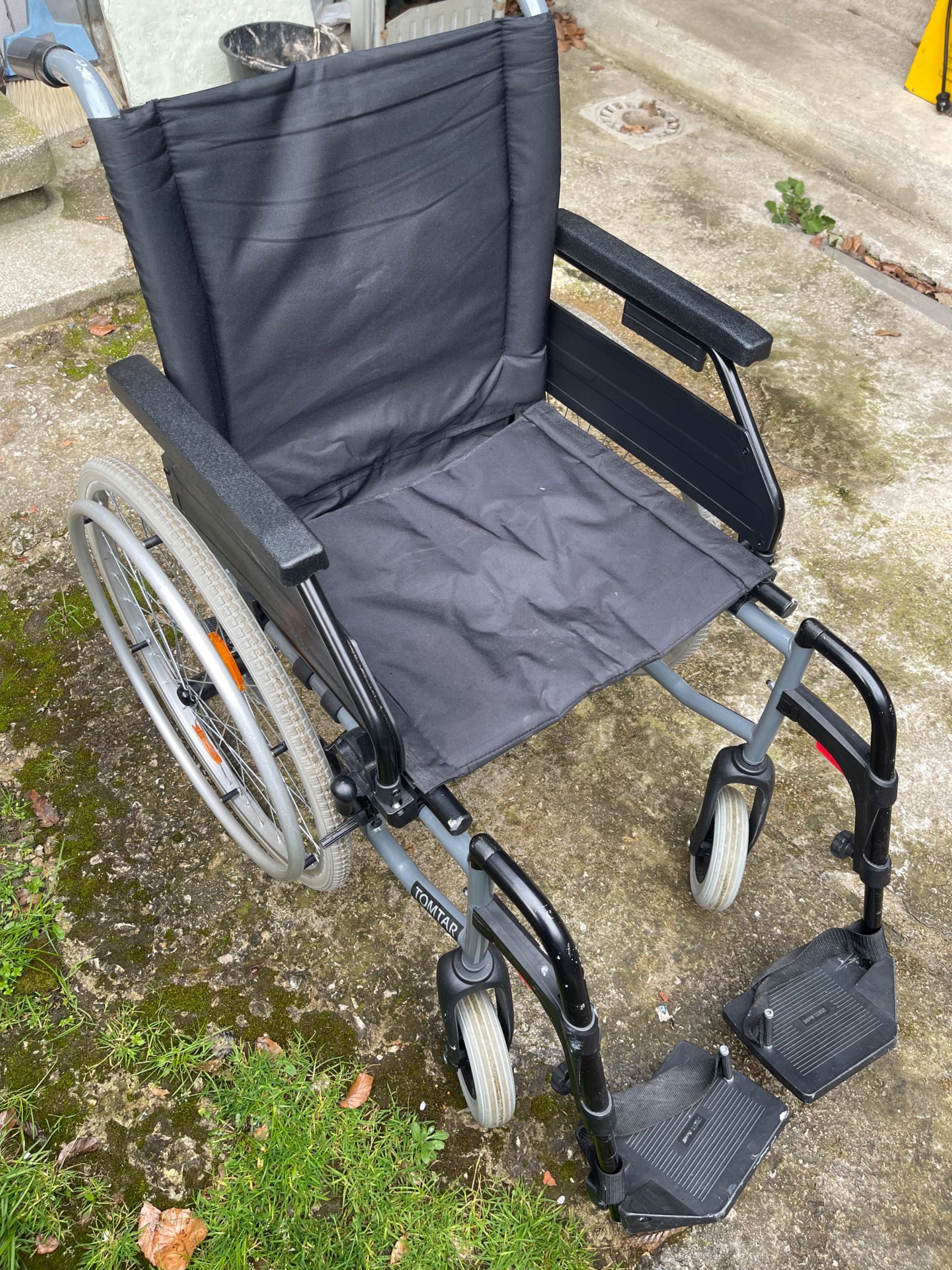 Scaun cu rotile Carucior pliabil pentru persoane cu handicap !!