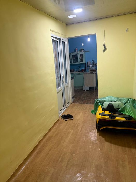 Аренда 6 хонали ховлидан 2 та хонаси берилади