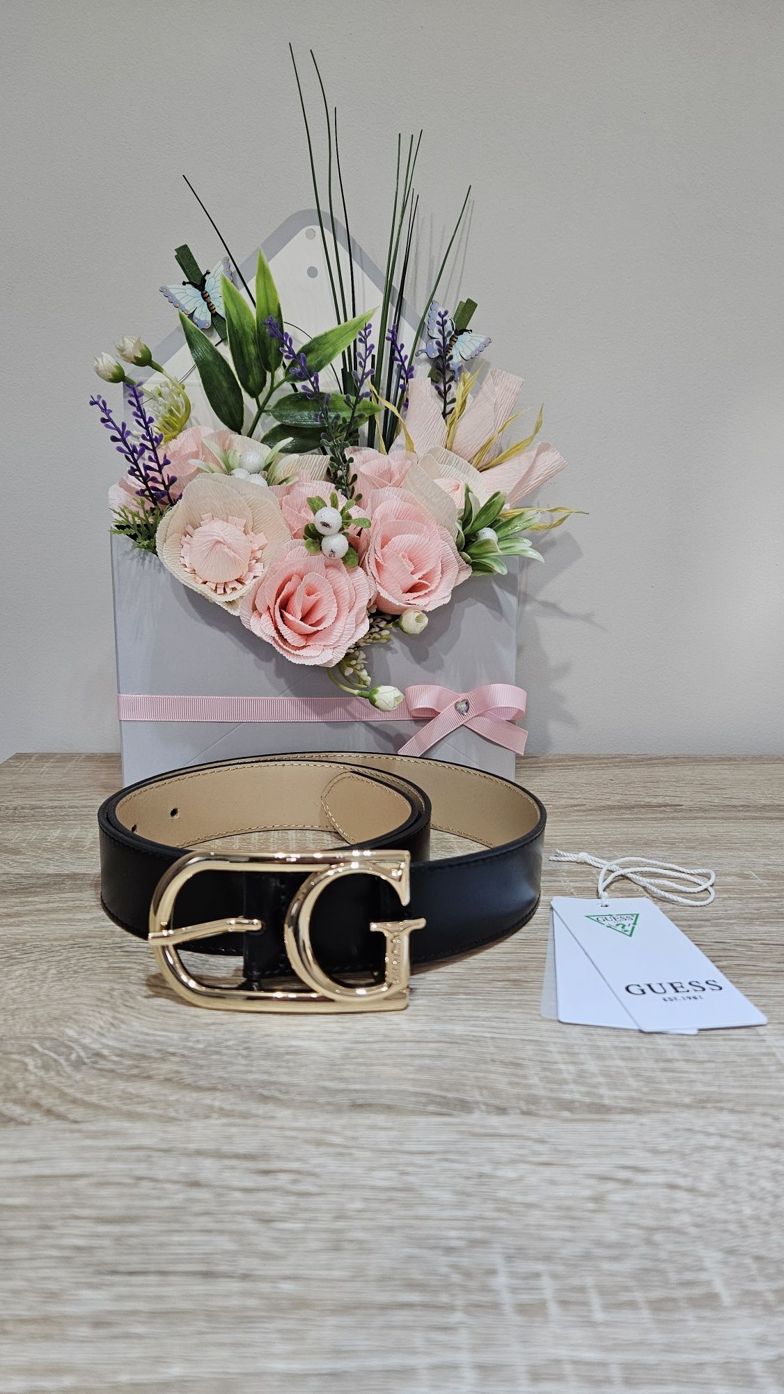 Дамски колан Guess