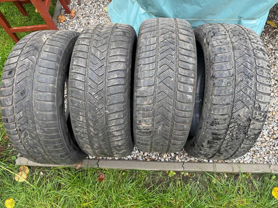 Anvelope Iarna Pirelli Sottozero 3 M+S Runflat 225/50R17