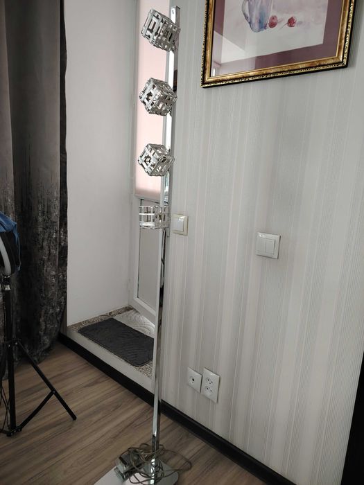 Напольный светильник