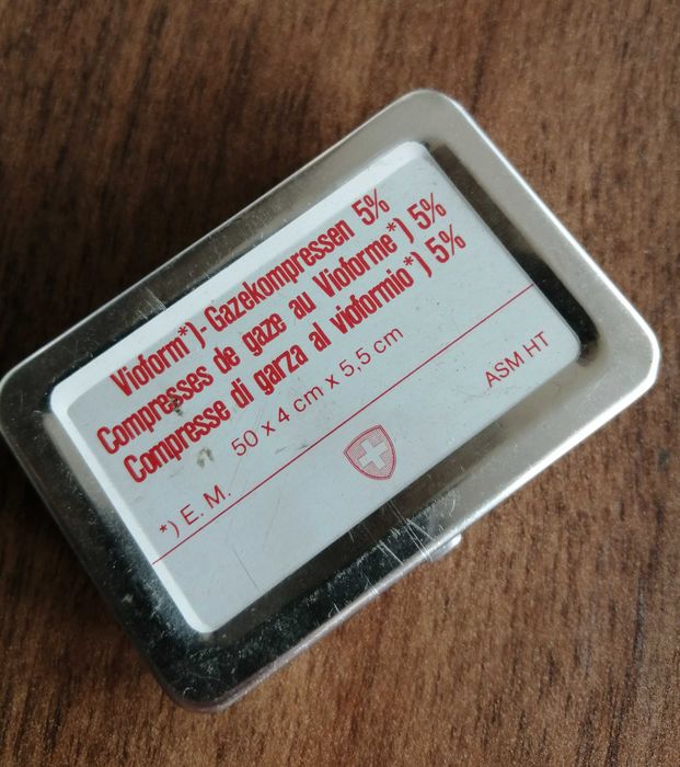 Cutie de colectie vintage de pansamente armata, Elvetia anii 70