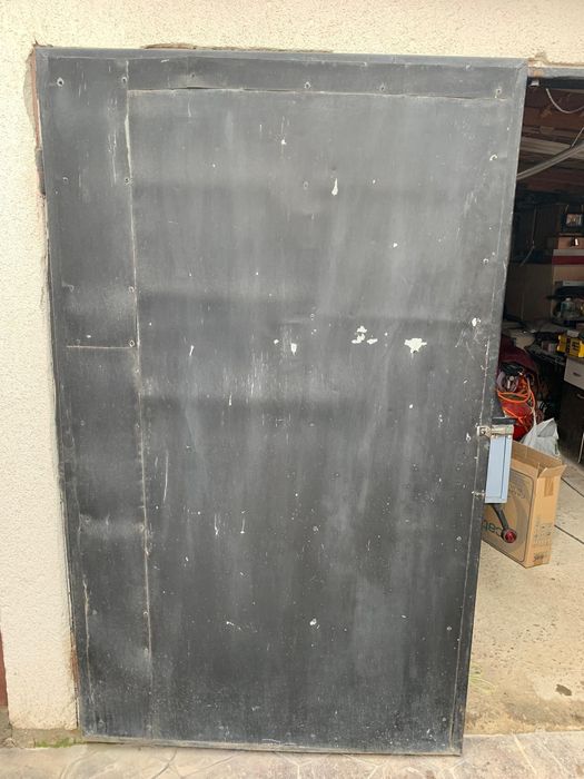 Porti metalice placate cu lemn captusite cu tabla zincata