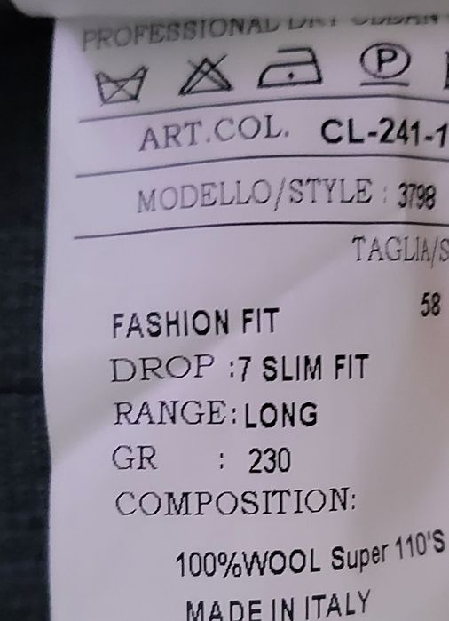 Мъжки костюм-Gianfranco Ferre 58IT размер 

мъжки костюм, черен, 52 IT