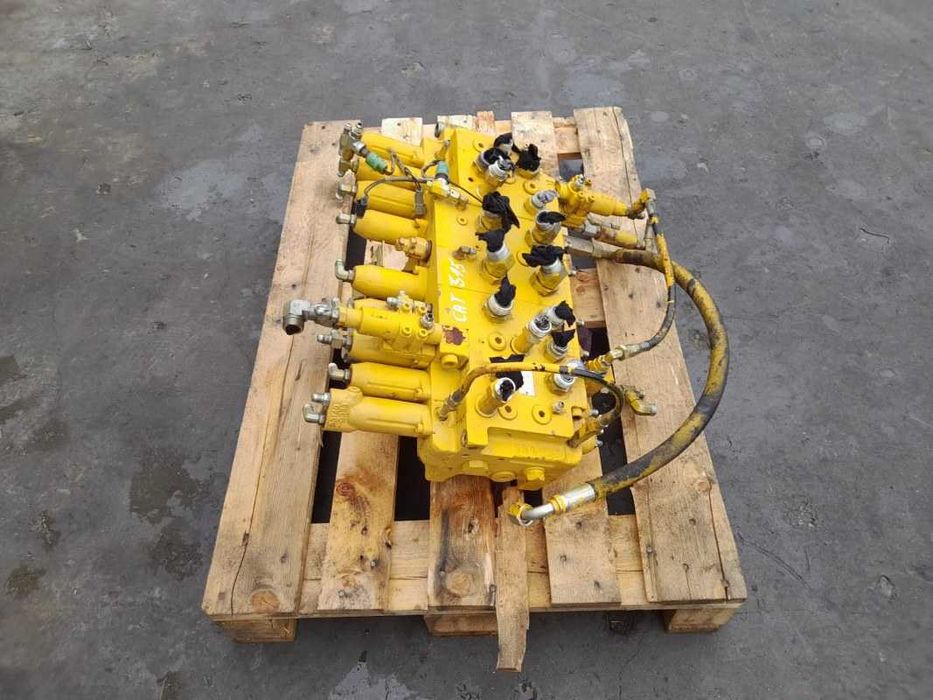 Distribuitor hidraulic KMX13SA excavator Caterpillar 315 , 317