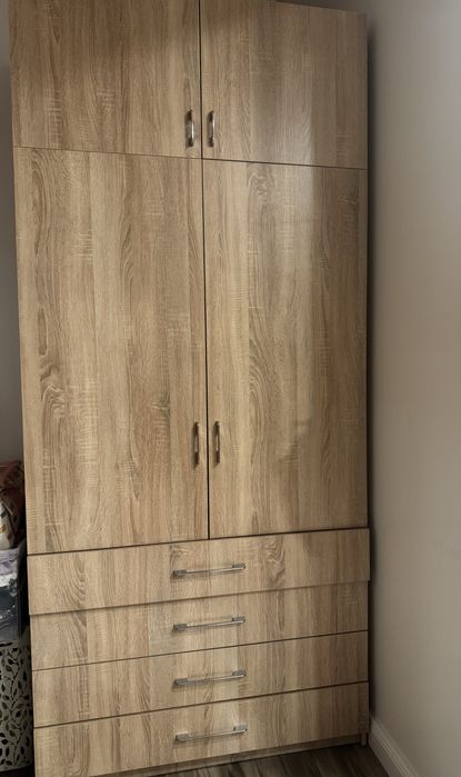 Продается шкаф с выдвижными полками