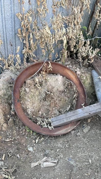 Продам кольцо на колесо 3 куб погрузчика