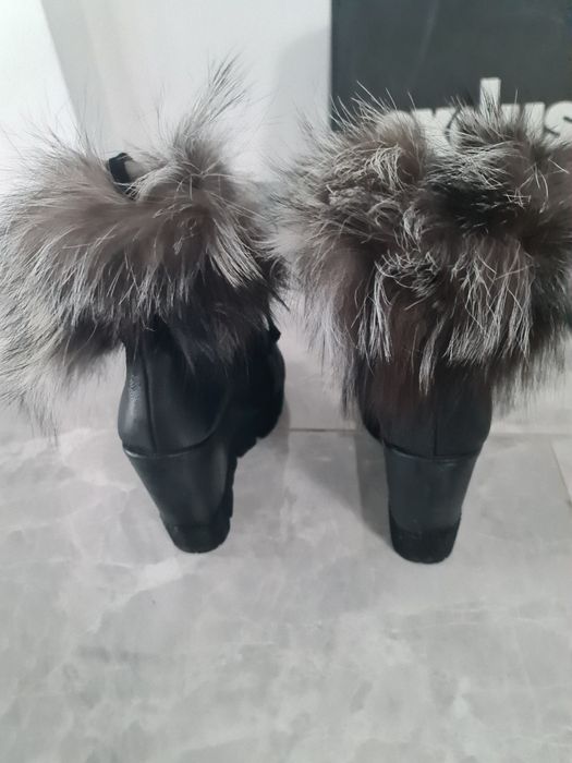 Дамско яке и обувки