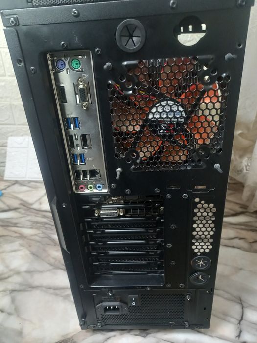 Геймърски компютър Intel® Core i7-8700K 20gb DDR4 Ssd GTX 1080Ti 11GB