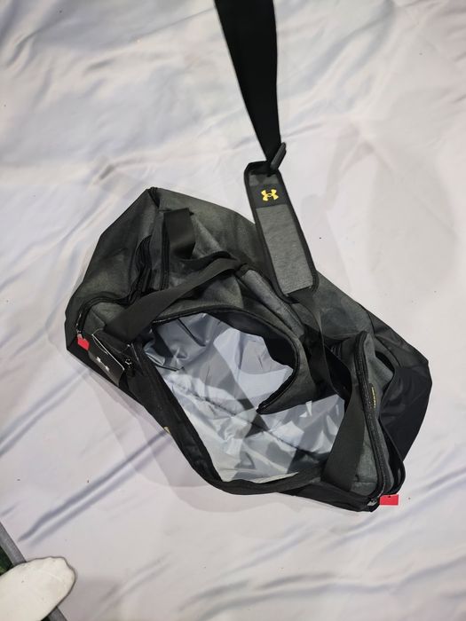 Geanta sport Under Armour ( Nou nouță, eticheta)