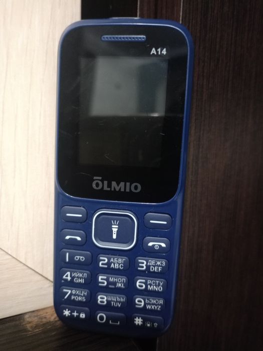 Кнопочный телефон Olmio