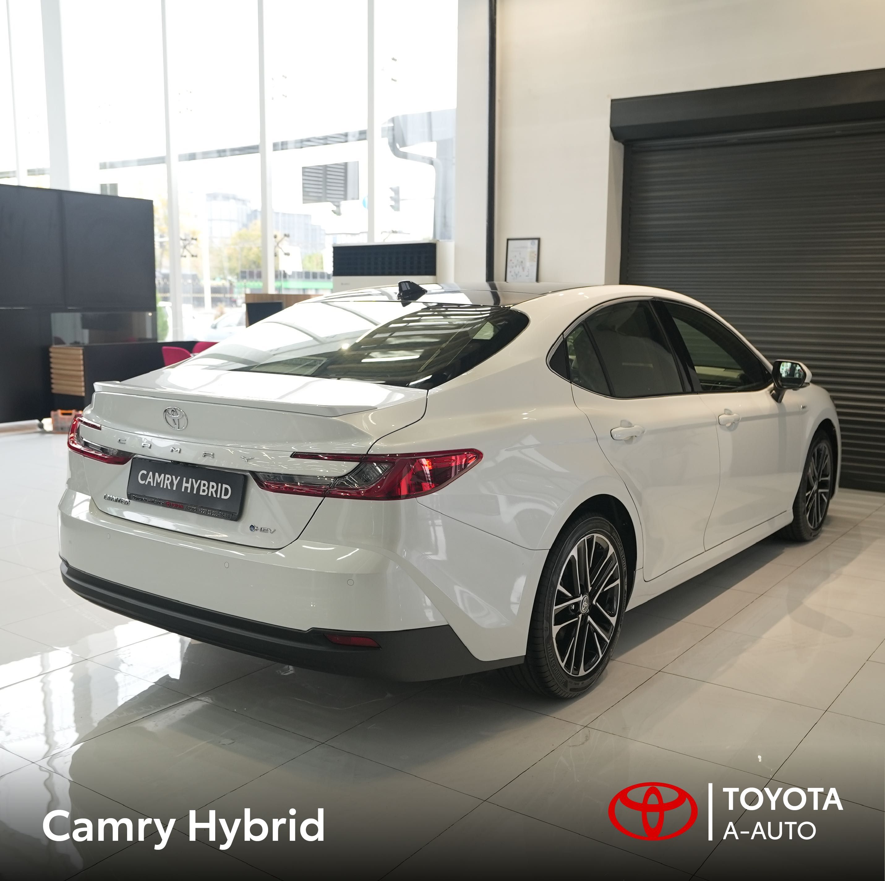 Toyota Camry Prestige Hybrid (H1)