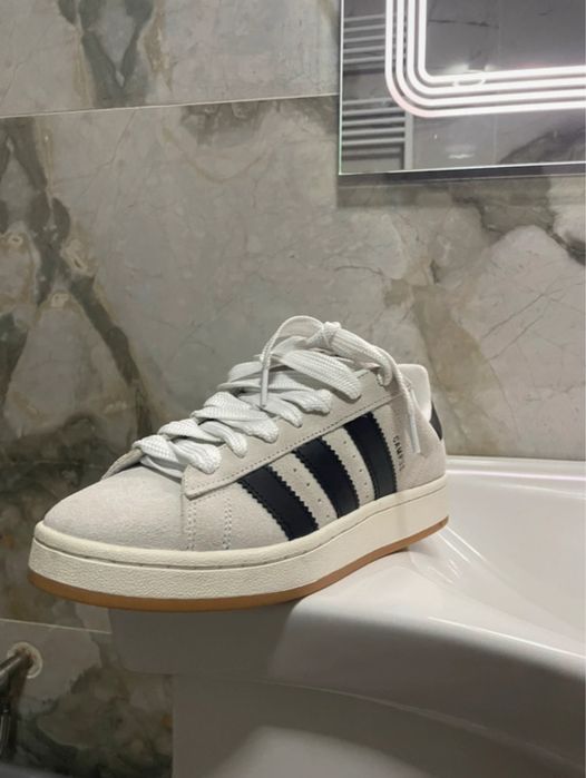 Adidas campus 00’s