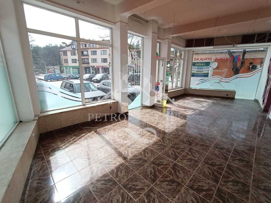 Продава се Магазин в Велинград - 94 кв.м за 2049 €/кв.м - Снимка #1