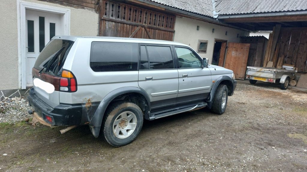 Mitsubishi pajero sport