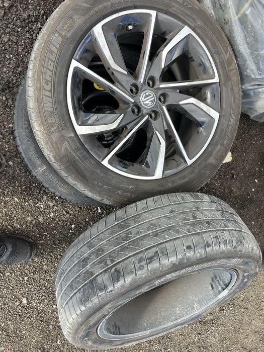 Vand jante Mg Zs  215 55 R17 michelin dot 2023