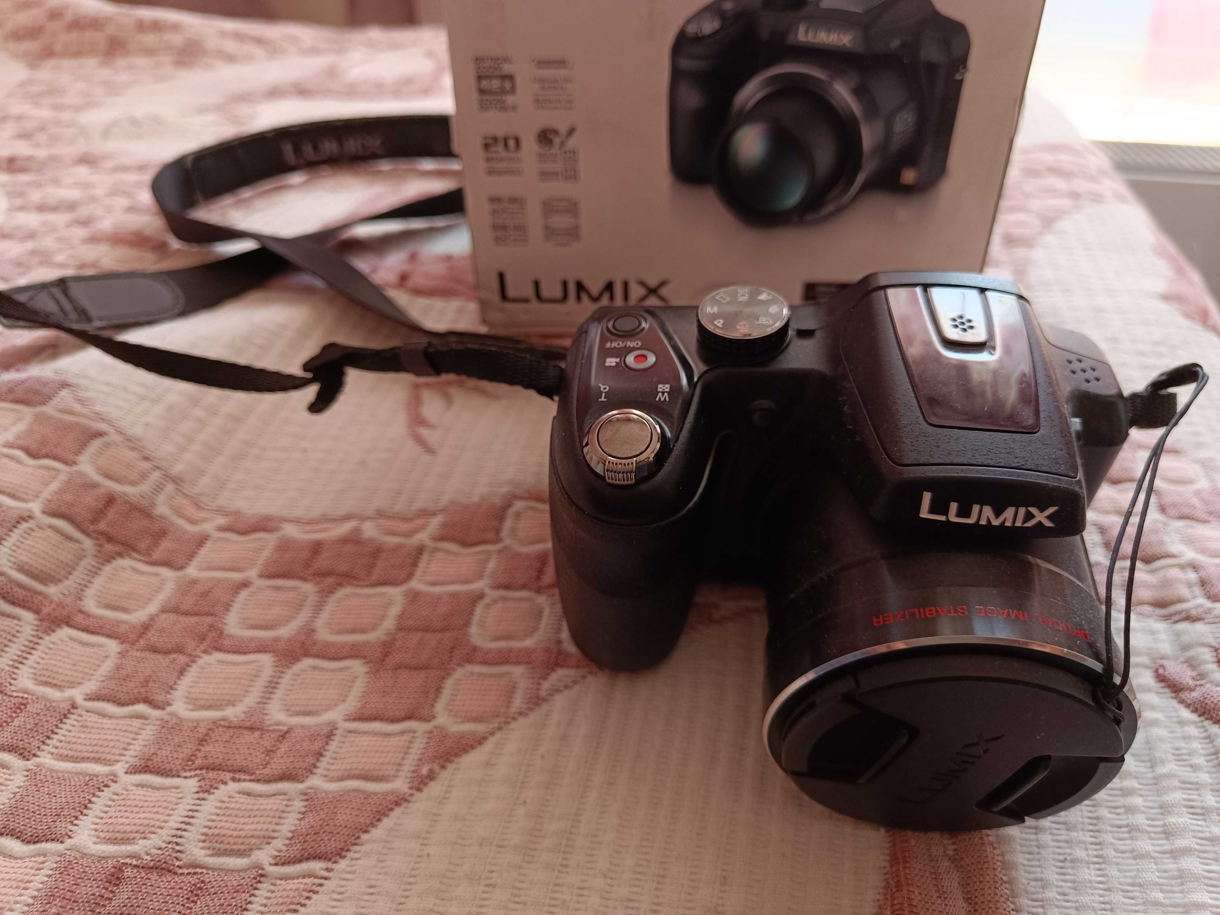 Продавам фотоапарат Panasonic DMC-LZ40