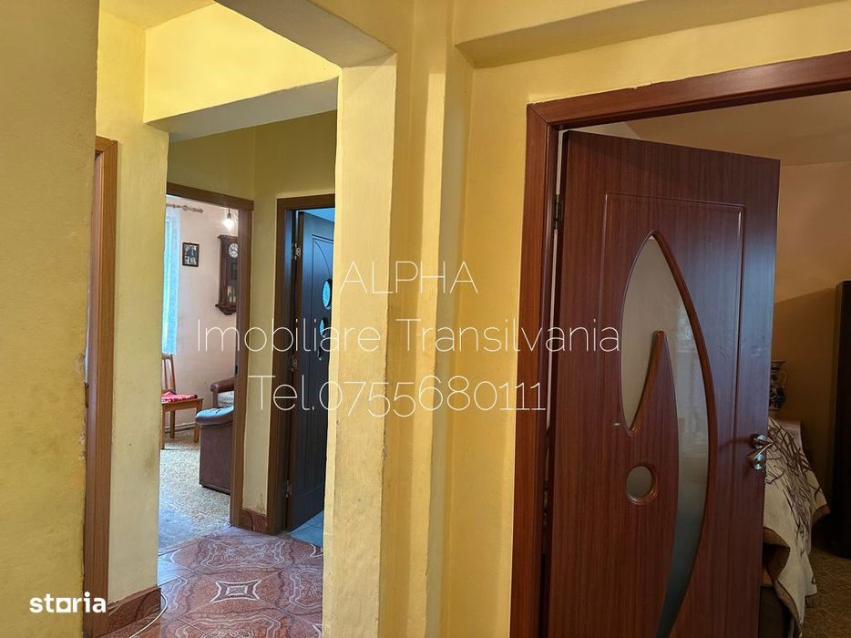Apartament 3 camere,2 bai,etaj 1,zona Peco Porolissum