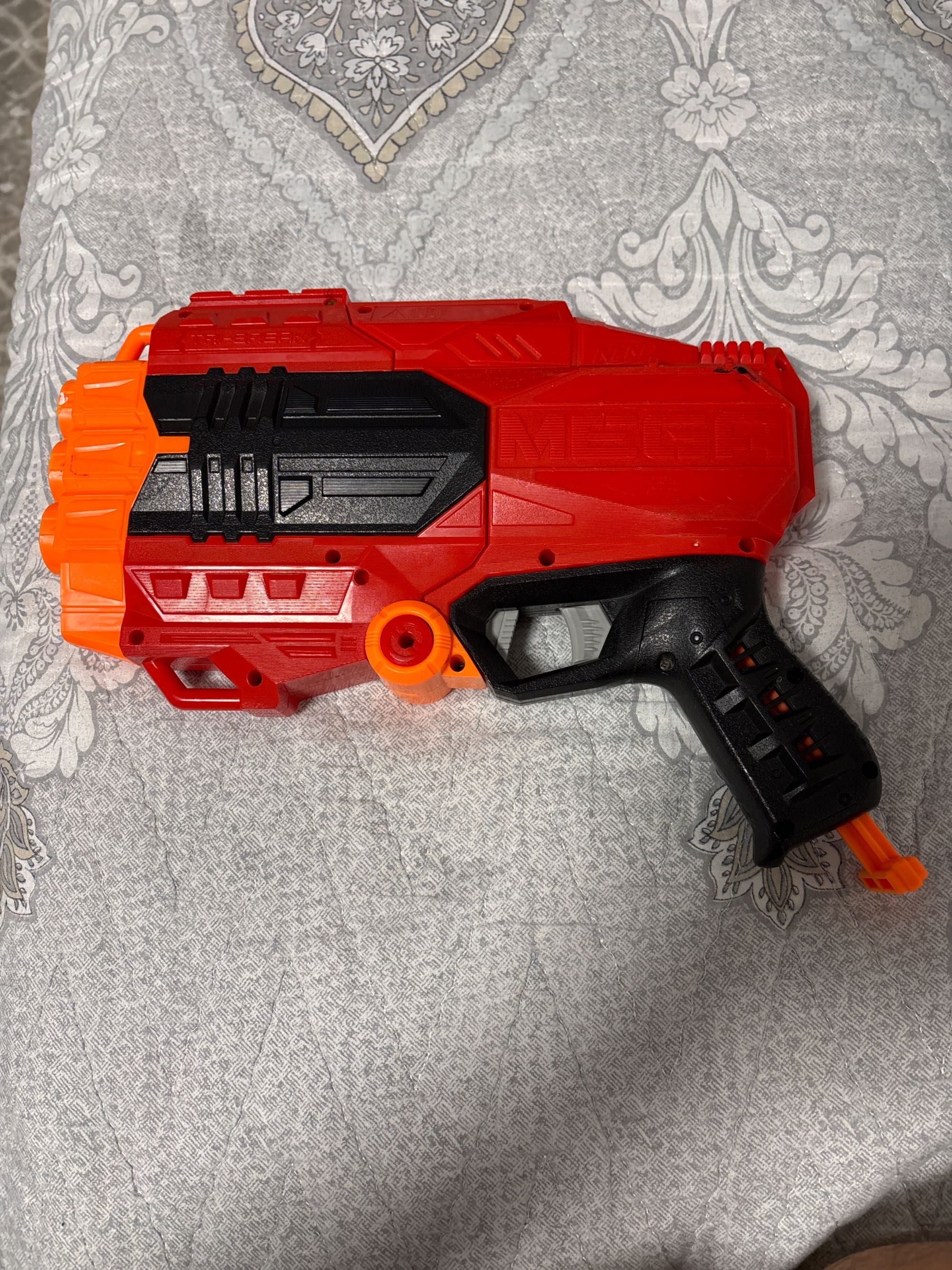 Продам пистолет Nerf