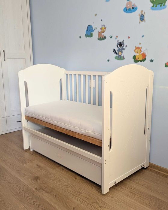 Бебешка кошара с люлеещ механизъм Arbor + Матрак