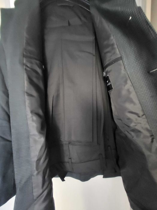 Официални костюми