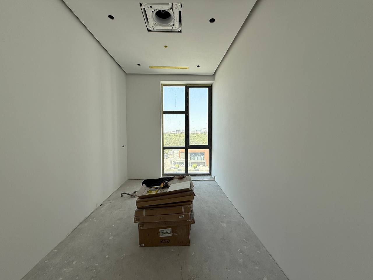 Продается офисное помемещение в бизнес центре 122м²