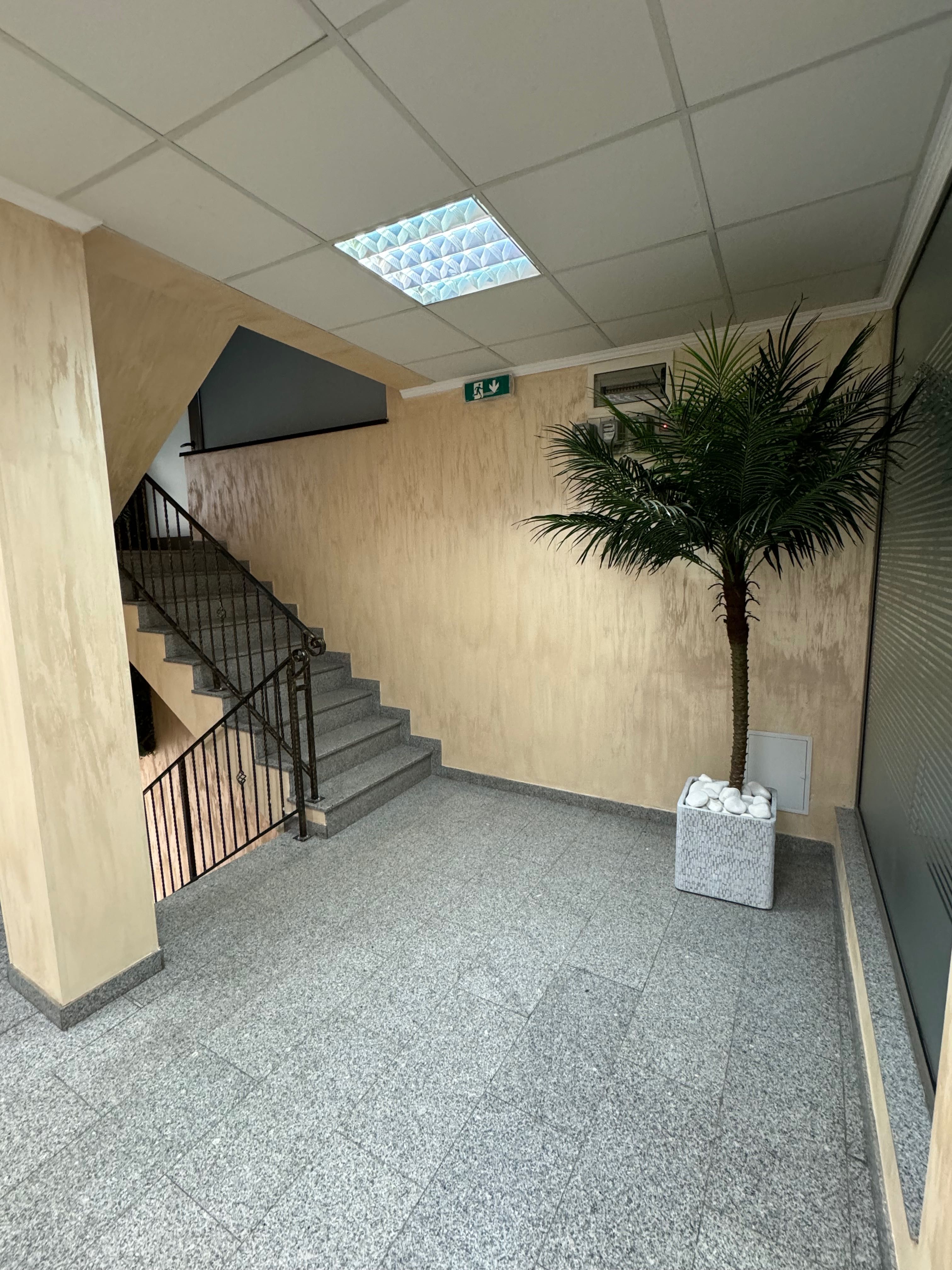 Spatiu pretabil birouri,cabinet medical,5 min metrou,soseaua Berceni