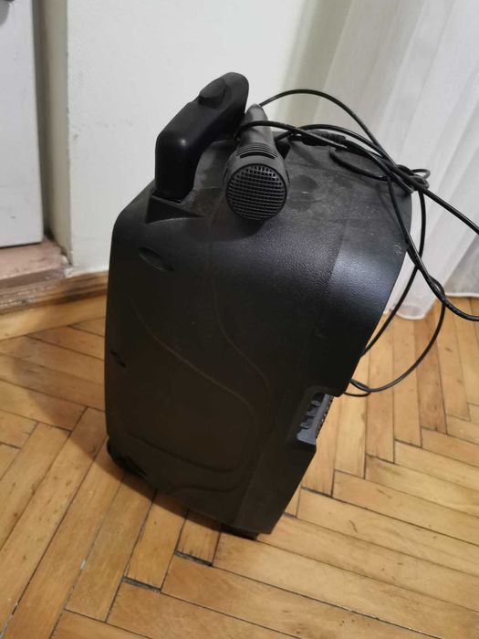 Boxă portabila cu microfon și telecomanda