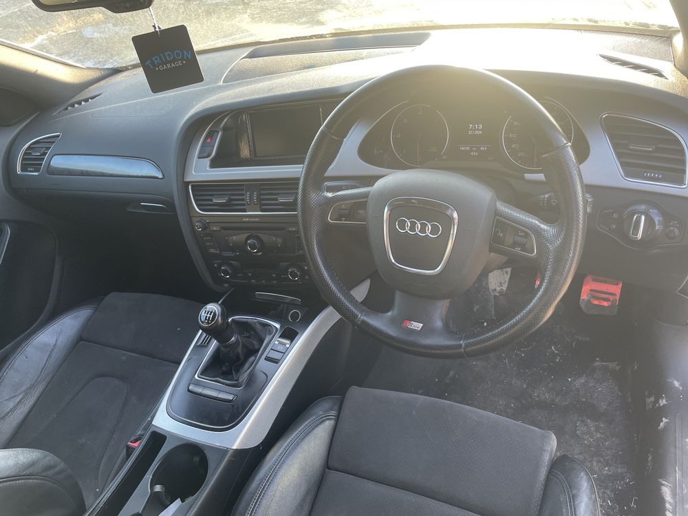 Dezmembrez audi a4 b8 2.0 diesel