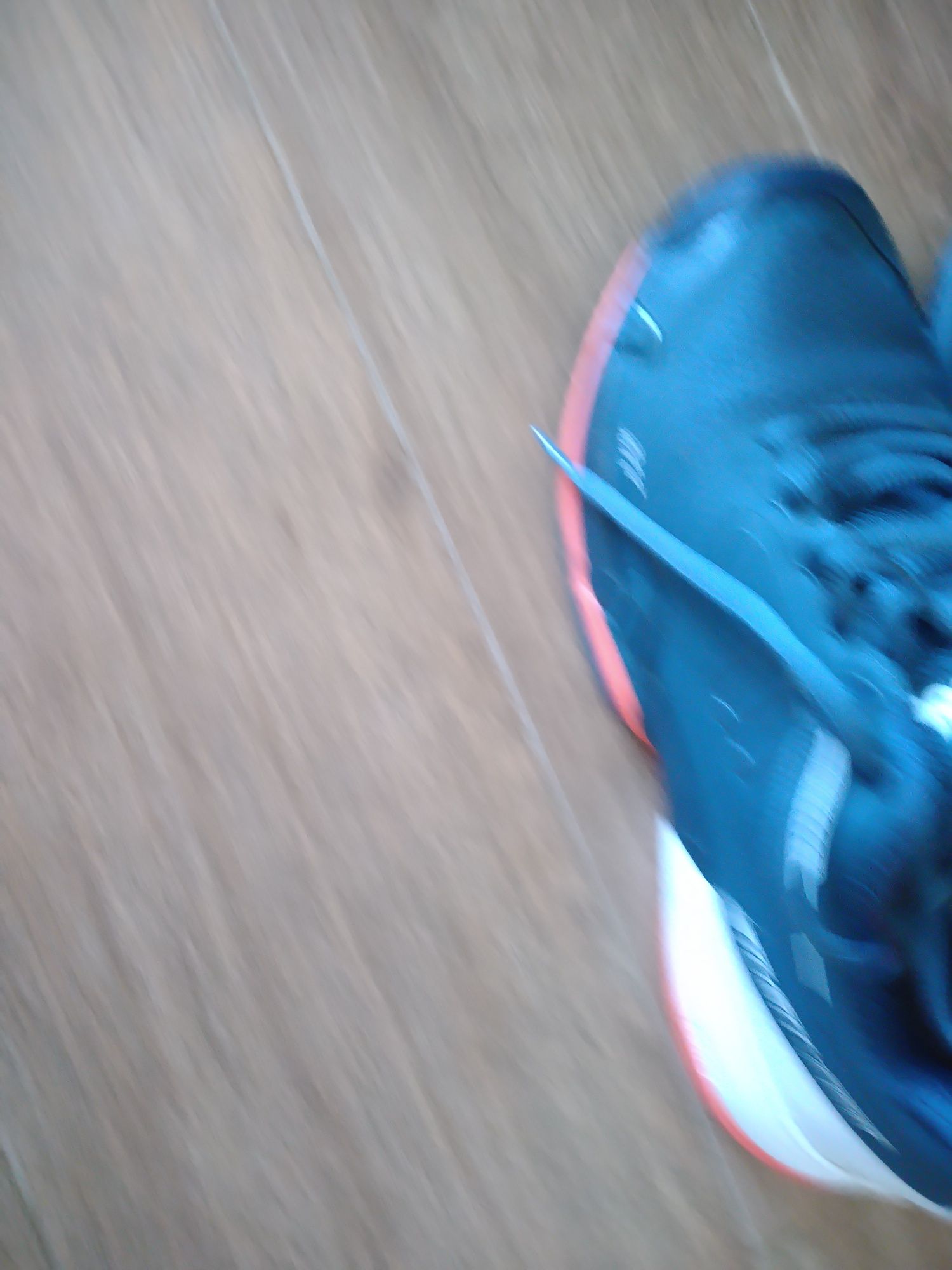 Pantofi sport nou