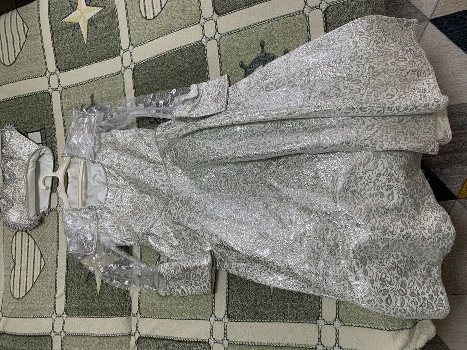 Платье на девочку 10-11 лет.